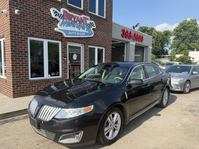 2010 Lincoln MKS AWD's photo