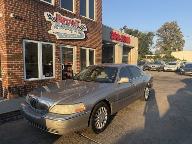 2003 Lincoln Town Car