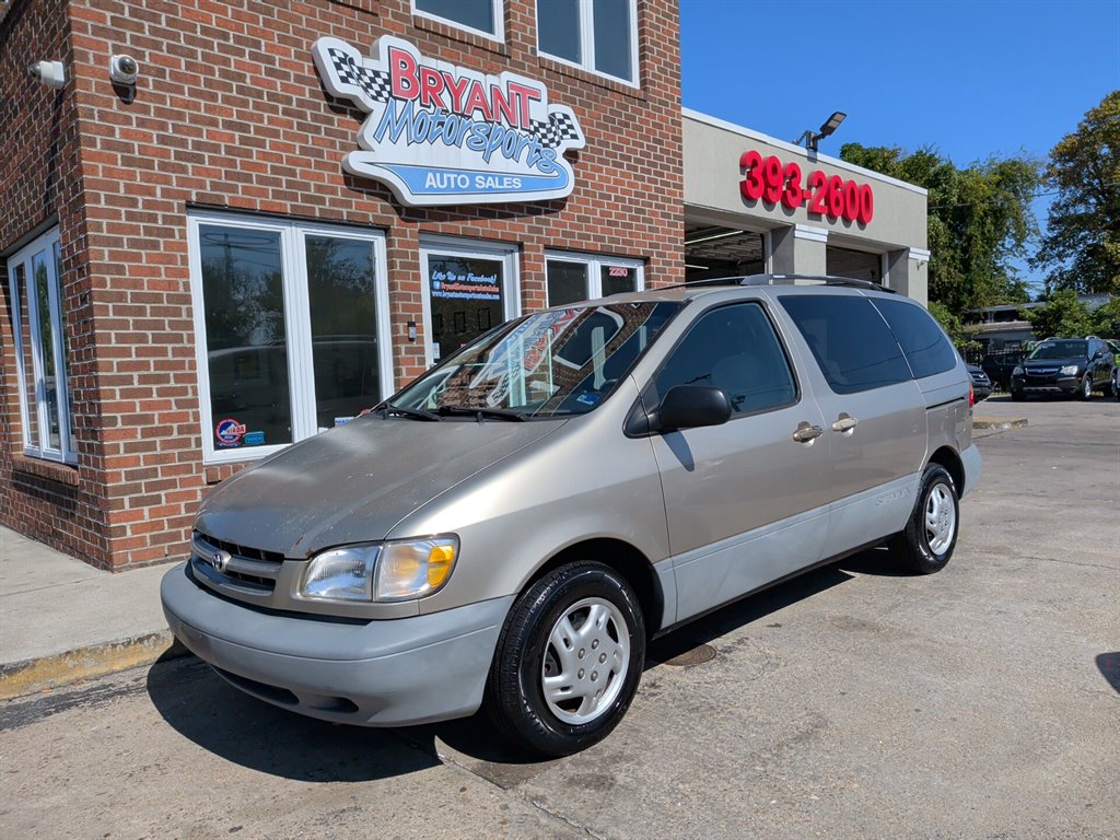 2000 Toyota Sienna LE
